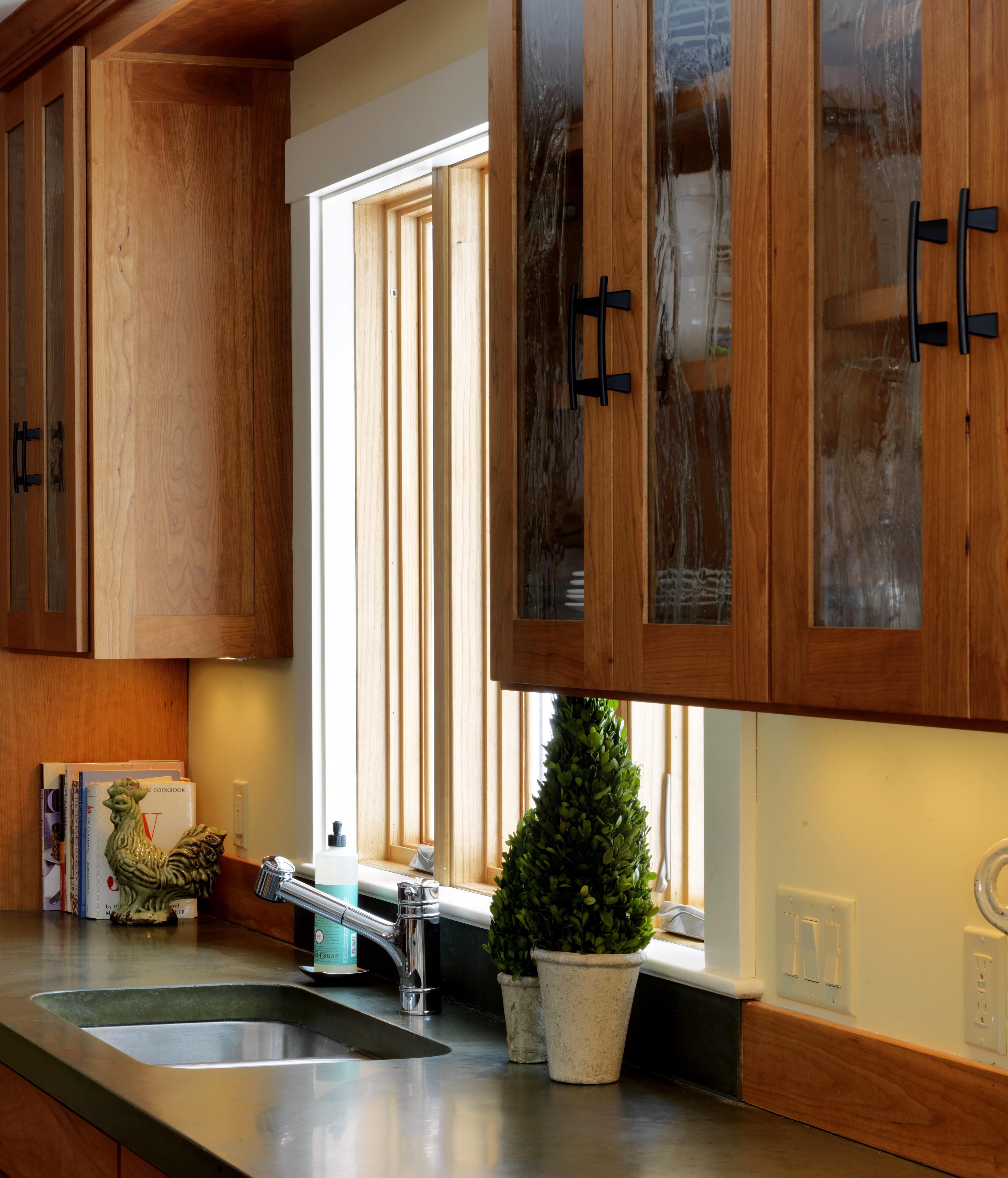 Houzz- 5 Types of Glass for Kitchen Cabinets